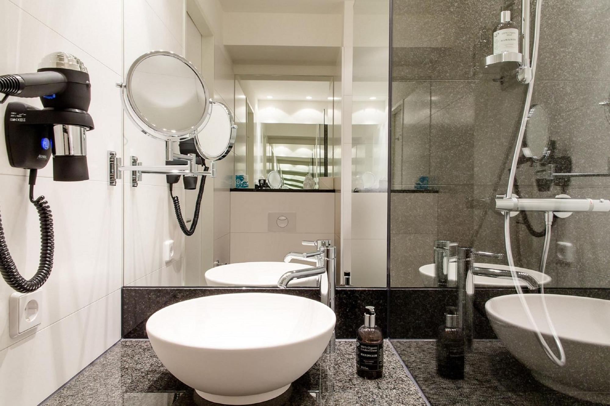 Motel One Prague-Florentinum Exterior photo